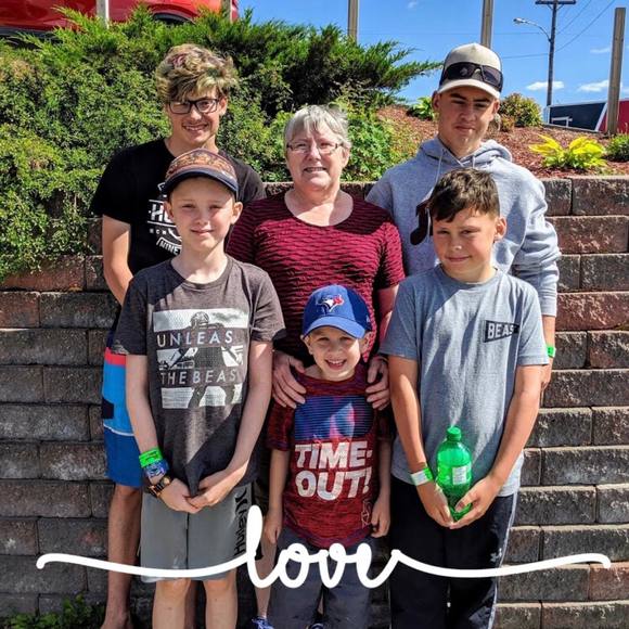 Meet your Posher, Lillian - Picture 1 of 1